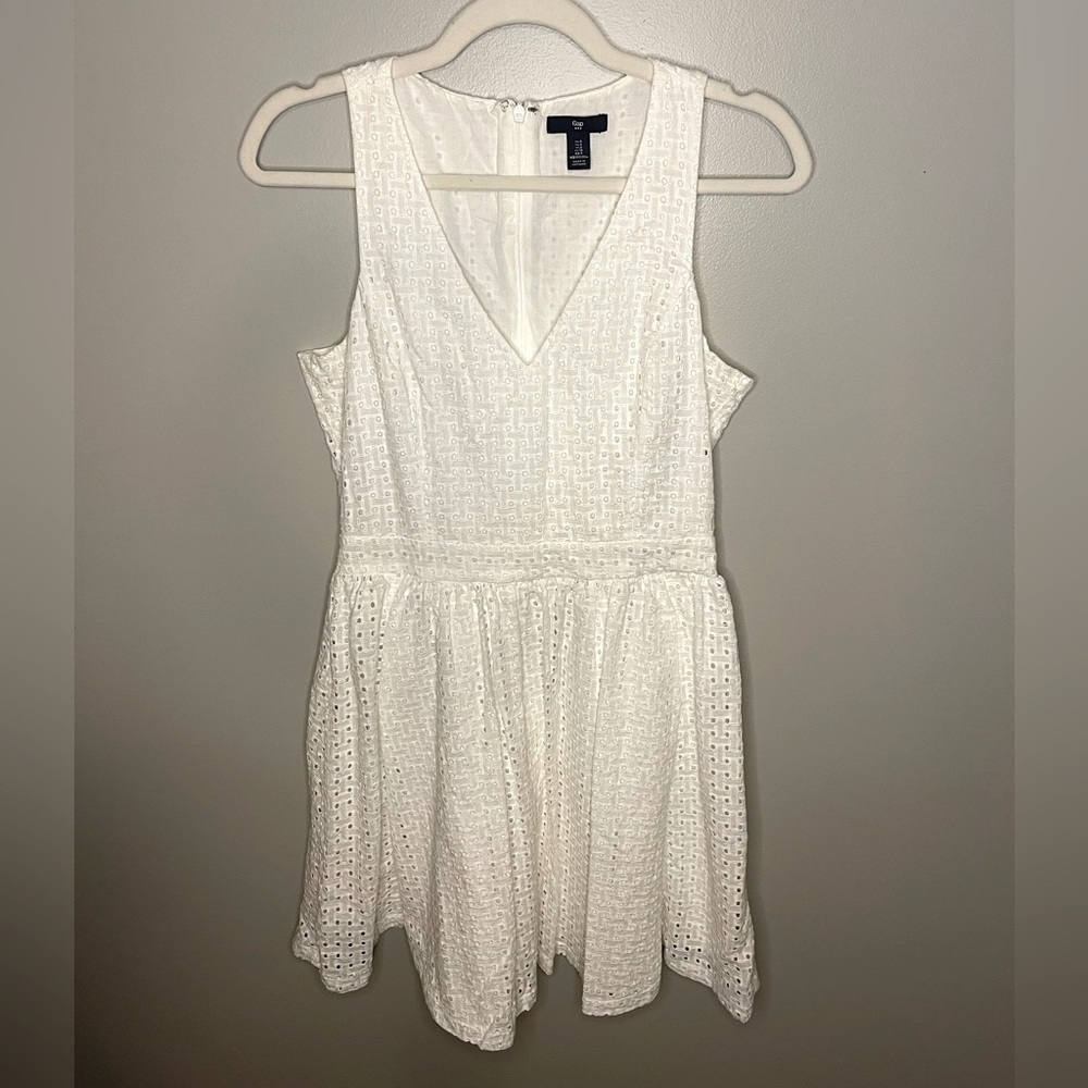 White Cotton “Gap” Midi Dress 💕